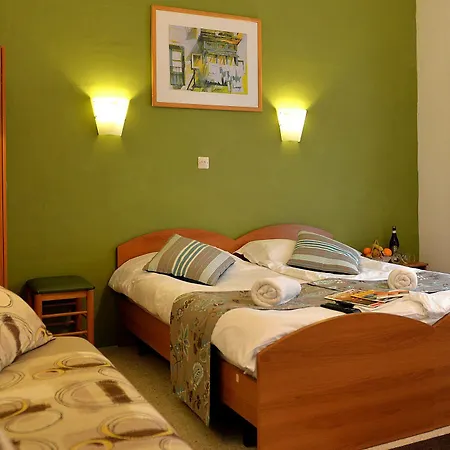 Sunstone Boutique 3*